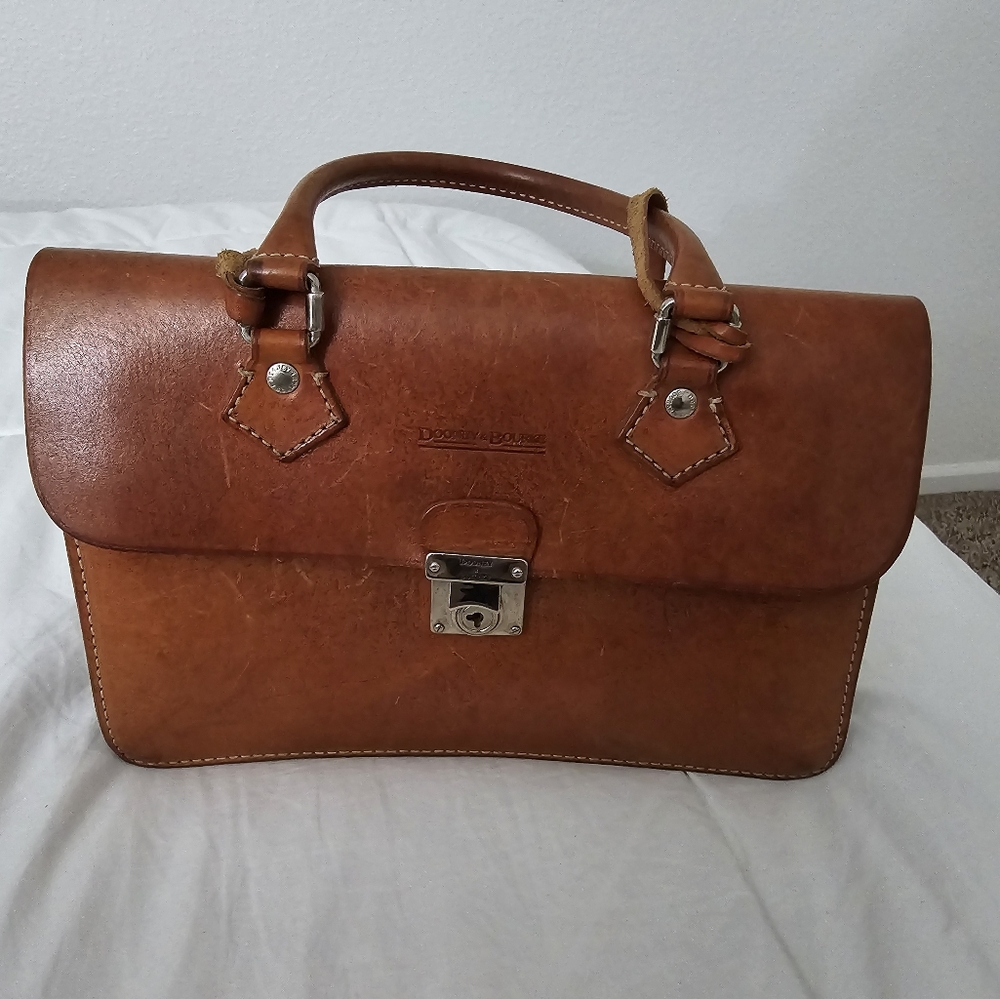 Vintage Dooney and Bourke locking handbag